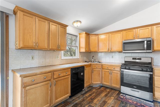 1 Jared Court, North Providence, RI 02911