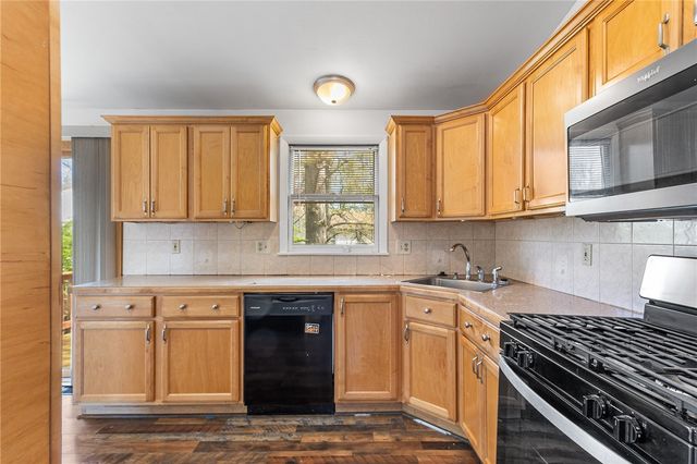 1 Jared Court, North Providence, RI 02911