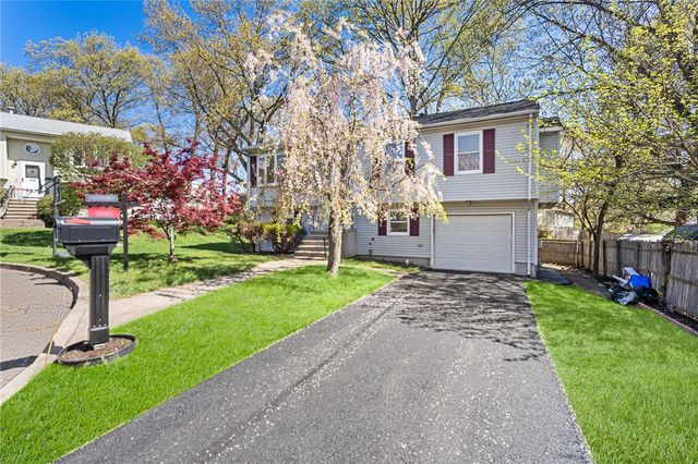 1 Jared Court, North Providence, RI 02911