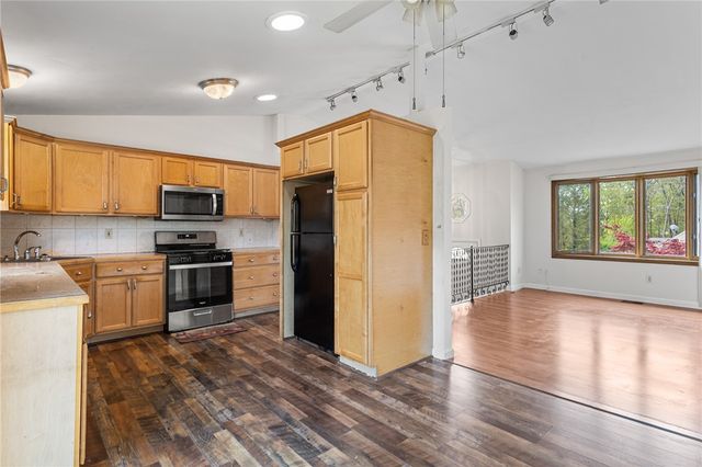 1 Jared Court, North Providence, RI 02911