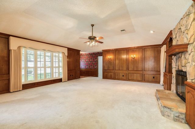712 Browning Street, Angleton, TX 77515