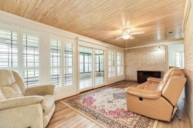 712 Browning Street, Angleton, TX 77515