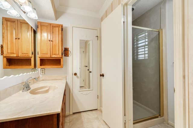 712 Browning Street, Angleton, TX 77515