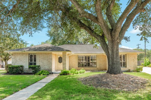 712 Browning Street, Angleton, TX 77515