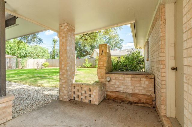 712 Browning Street, Angleton, TX 77515