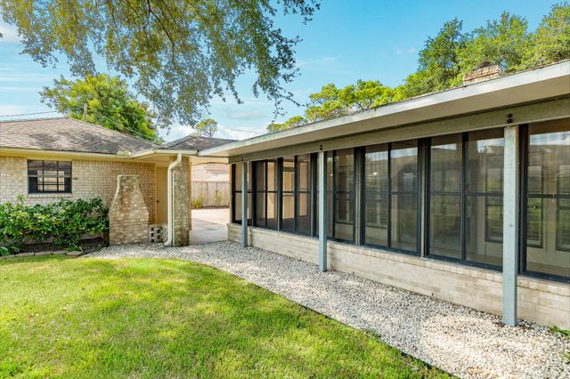 712 Browning Street, Angleton, TX 77515