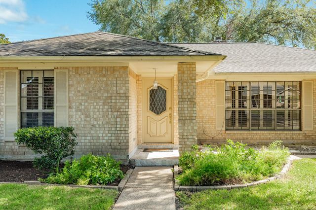712 Browning Street, Angleton, TX 77515