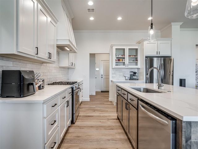 2640 Sunset Court, Guthrie, OK 73044