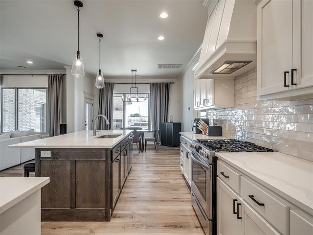 2640 Sunset Court, Guthrie, OK 73044