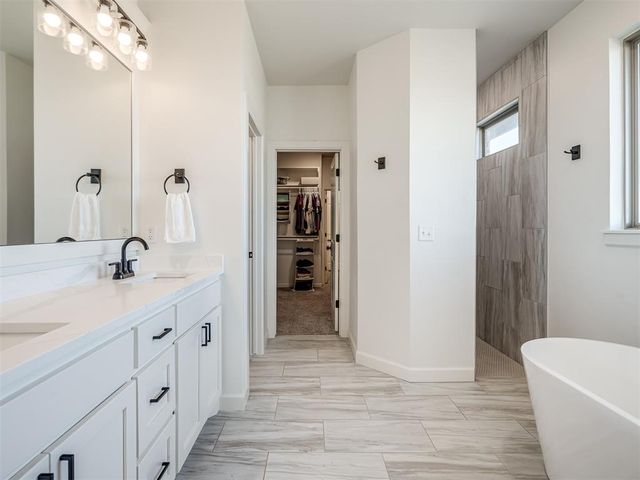 2640 Sunset Court, Guthrie, OK 73044