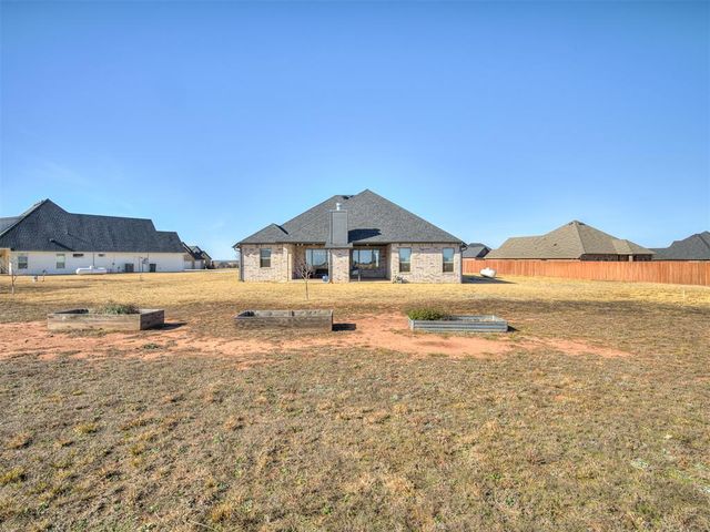 2640 Sunset Court, Guthrie, OK 73044