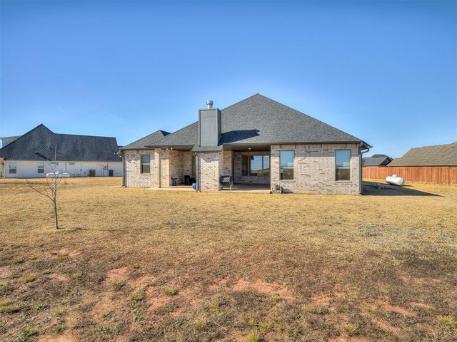 2640 Sunset Court, Guthrie, OK 73044