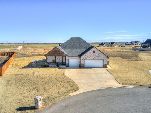 2640 Sunset Court, Guthrie, OK 73044