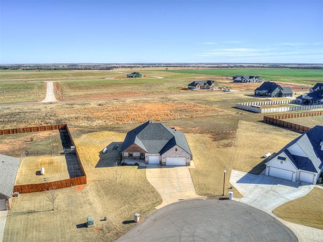 2640 Sunset Court, Guthrie, OK 73044