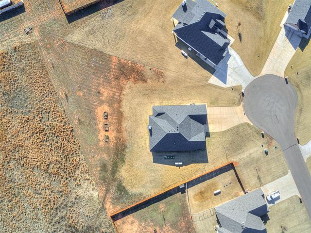 2640 Sunset Court, Guthrie, OK 73044