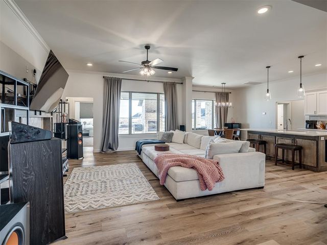 2640 Sunset Court, Guthrie, OK 73044