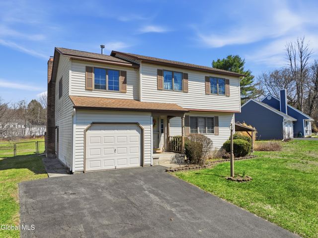 14 Leonard Drive, Colonie, NY 12309