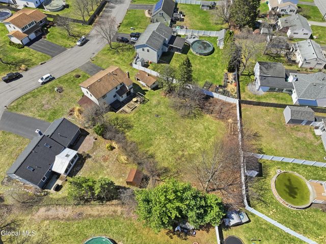 14 Leonard Drive, Colonie, NY 12309
