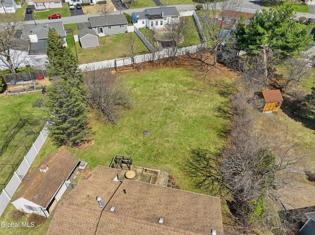 14 Leonard Drive, Colonie, NY 12309