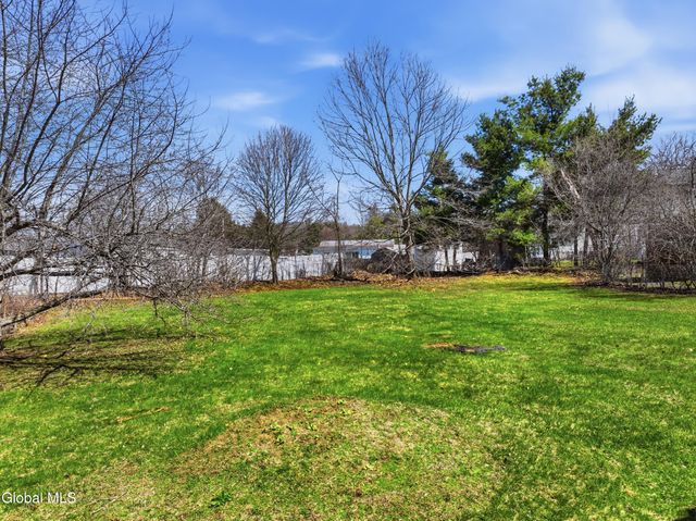 14 Leonard Drive, Colonie, NY 12309