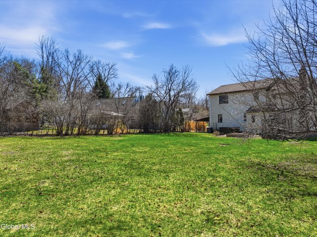 14 Leonard Drive, Colonie, NY 12309
