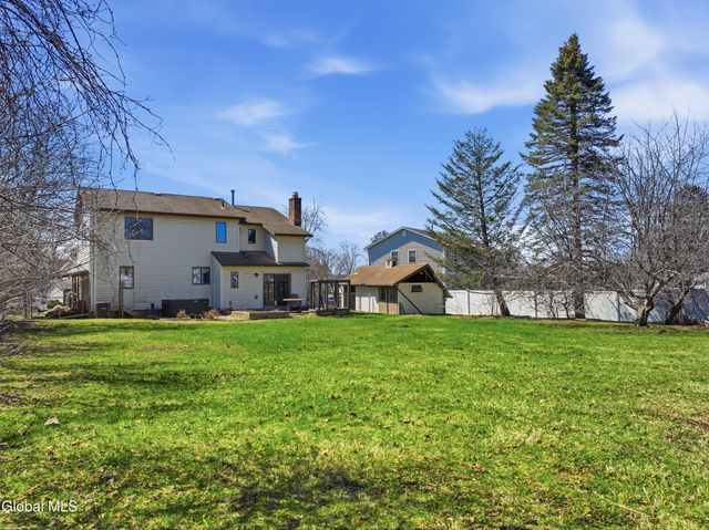 14 Leonard Drive, Colonie, NY 12309