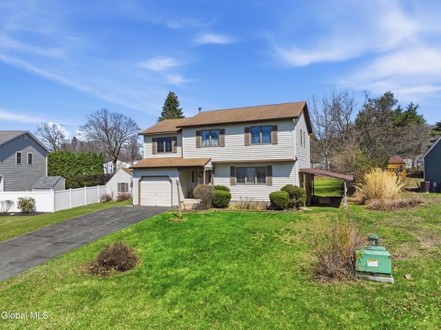 14 Leonard Drive, Colonie, NY 12309