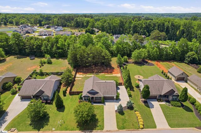 75 Rising Meadow Lane, Taylors, SC 29687