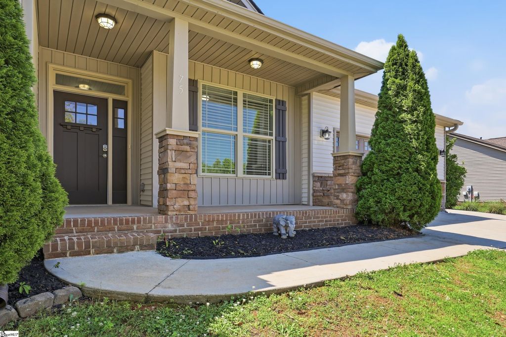 75 Rising Meadow Lane, Taylors, SC 29687