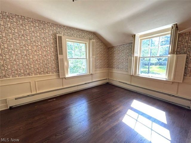950 Merriman Road, Akron, OH 44303