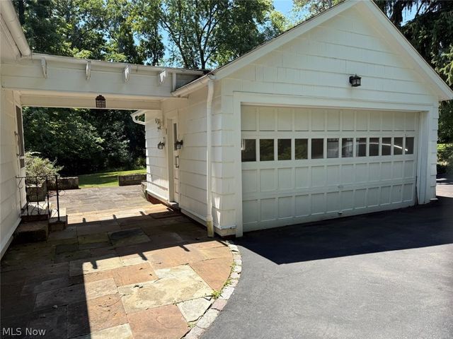 950 Merriman Road, Akron, OH 44303