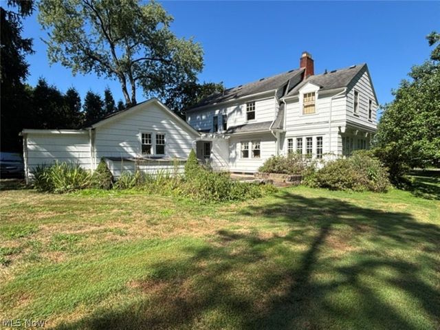 950 Merriman Road, Akron, OH 44303