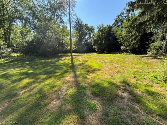 950 Merriman Road, Akron, OH 44303