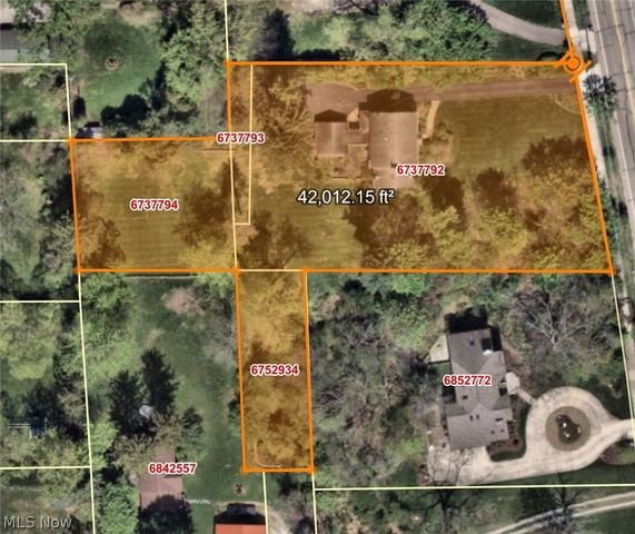 950 Merriman Road, Akron, OH 44303