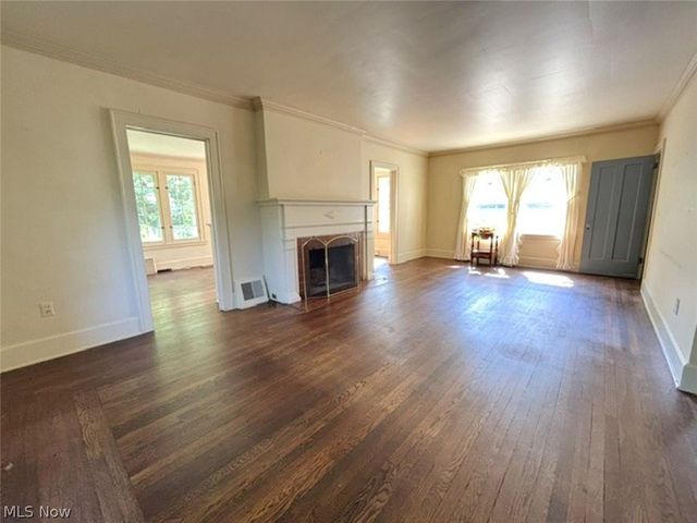 950 Merriman Road, Akron, OH 44303
