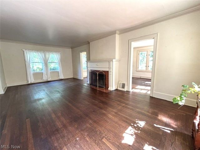 950 Merriman Road, Akron, OH 44303