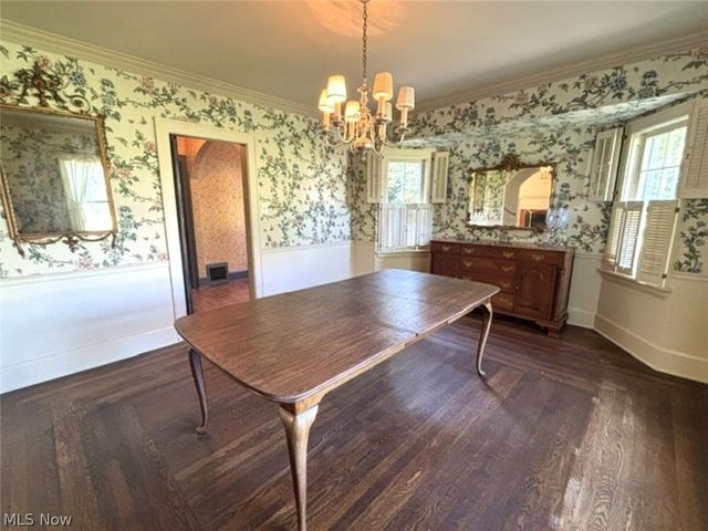 950 Merriman Road, Akron, OH 44303