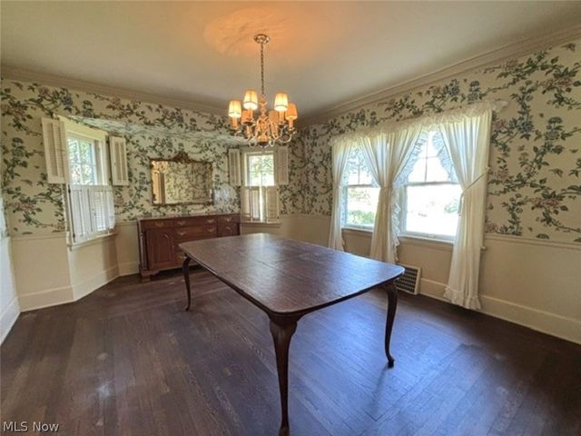 950 Merriman Road, Akron, OH 44303