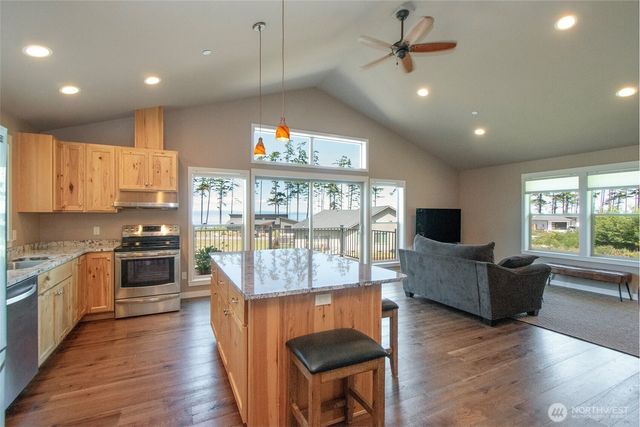 1117 Walker Street, Port Angeles, WA 98363