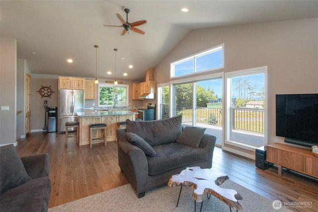 1117 Walker Street, Port Angeles, WA 98363