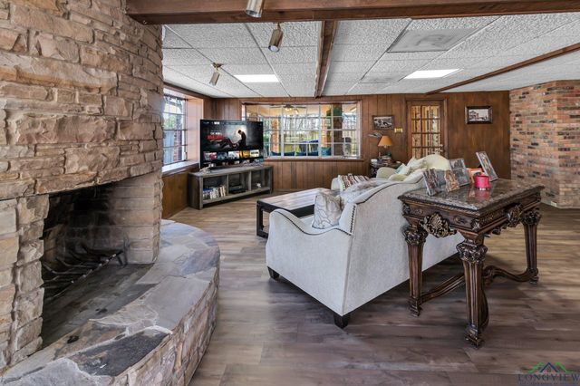 1800 Cardinal St, Longview, TX 75601