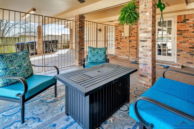 1800 Cardinal St, Longview, TX 75601