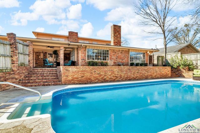 1800 Cardinal St, Longview, TX 75601