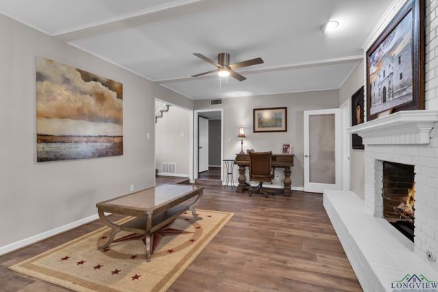 1800 Cardinal St, Longview, TX 75601