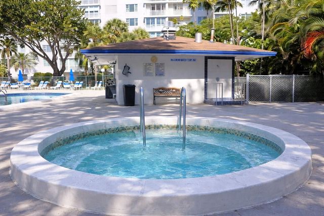 3800 Hillcrest Drive 1219, Hollywood, FL 33021