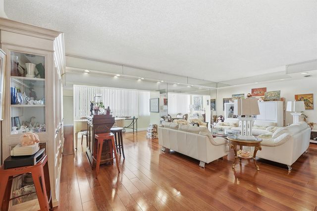 3800 Hillcrest Drive 1219, Hollywood, FL 33021