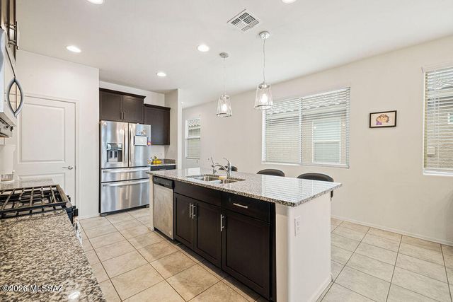 11295 S Weismann Drive, Vail, AZ 85641