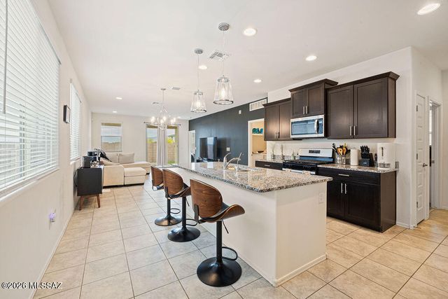 11295 S Weismann Drive, Vail, AZ 85641