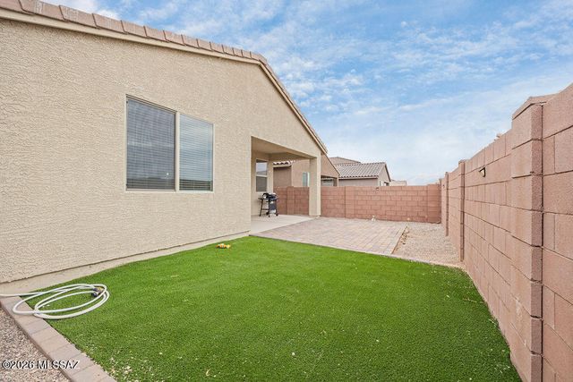 11295 S Weismann Drive, Vail, AZ 85641