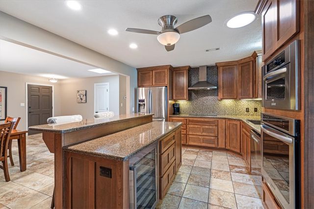 139 Holiday Island Drive, Holiday Island, AR 72631